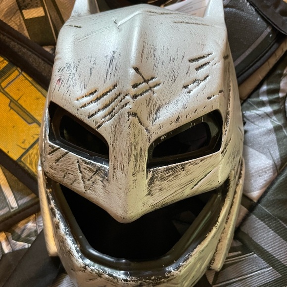 Batman costume - Picture 3 of 4